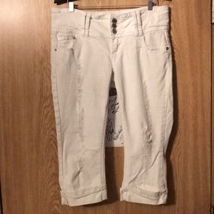 White Capri pants